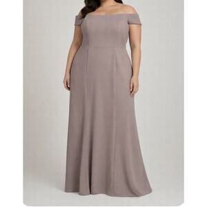 Womens Jenny Yoo Collection Plus Size Off The Shoulder Tan Gown Size 22 EUC!
